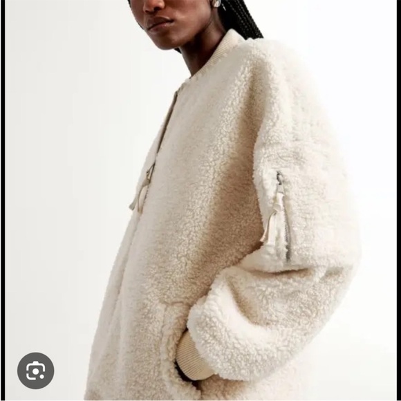 Abercrombie and Fitch oversize Sherpa jacket - Picture 2 of 8